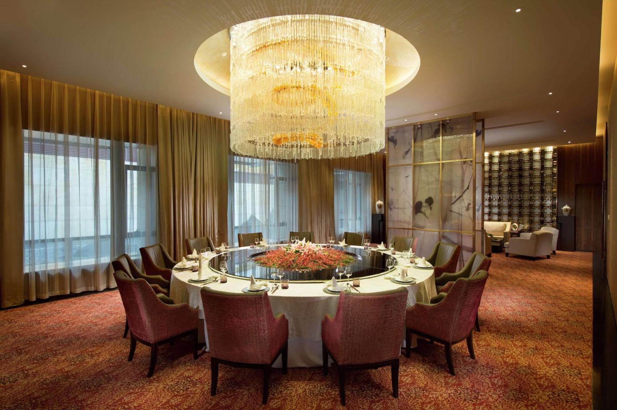 Hilton Wuhan Optics Valley Exterior photo